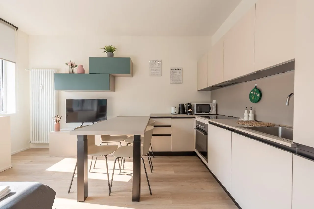 We Home - Santa Sofia House, Duomo Milan Apartment