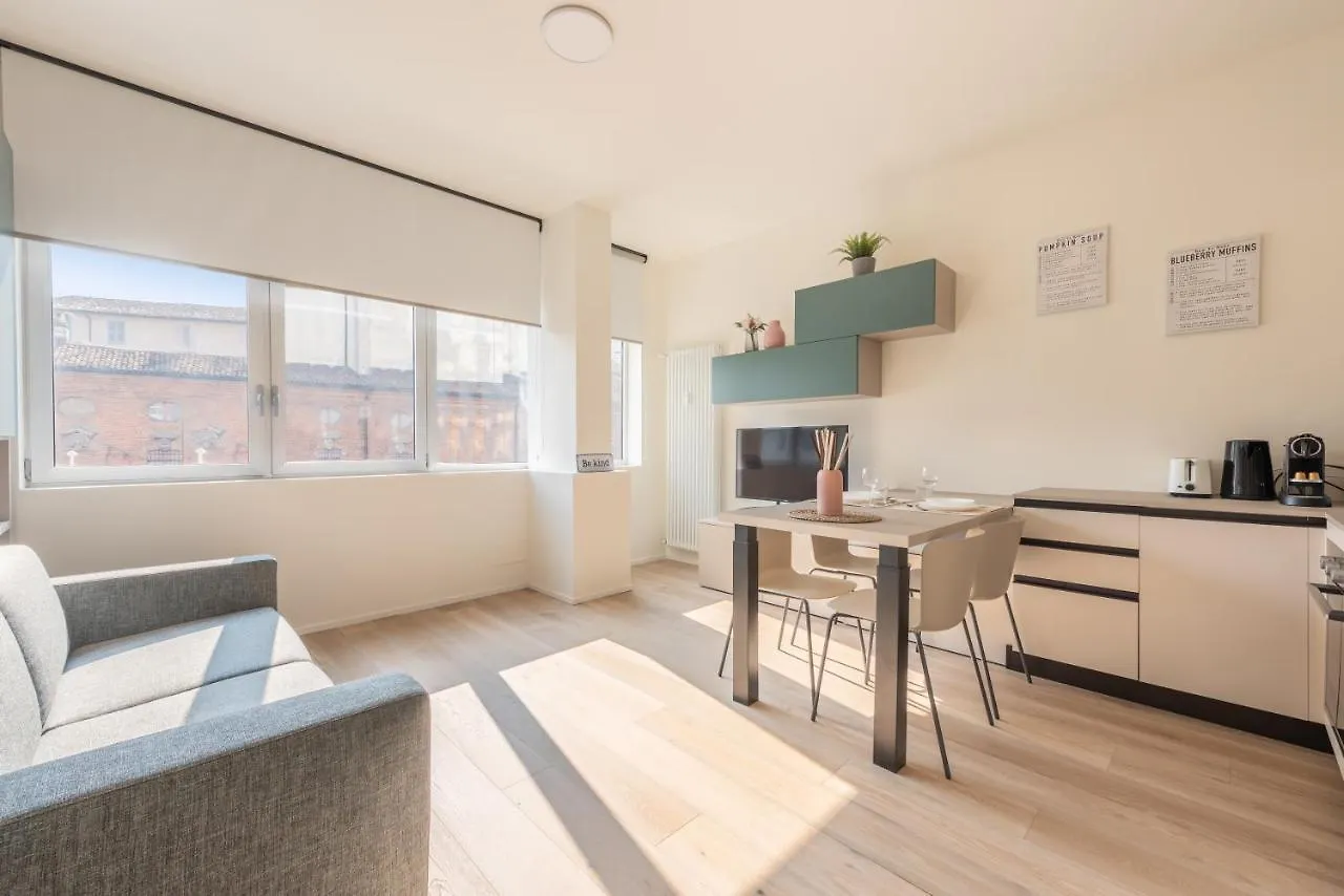 We Home - Santa Sofia House, Duomo Milan Apartment