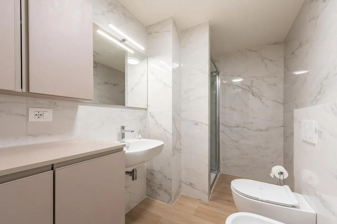 We Home - Santa Sofia House, Duomo Milan Italy