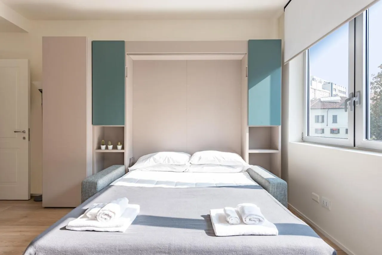 We Home - Santa Sofia House, Duomo Milan 0*,  Italy