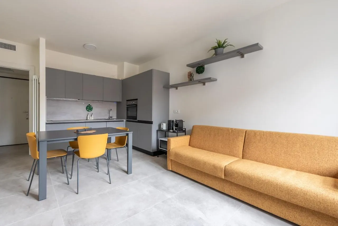 We Home - Santa Sofia House, Duomo Milan 0*,