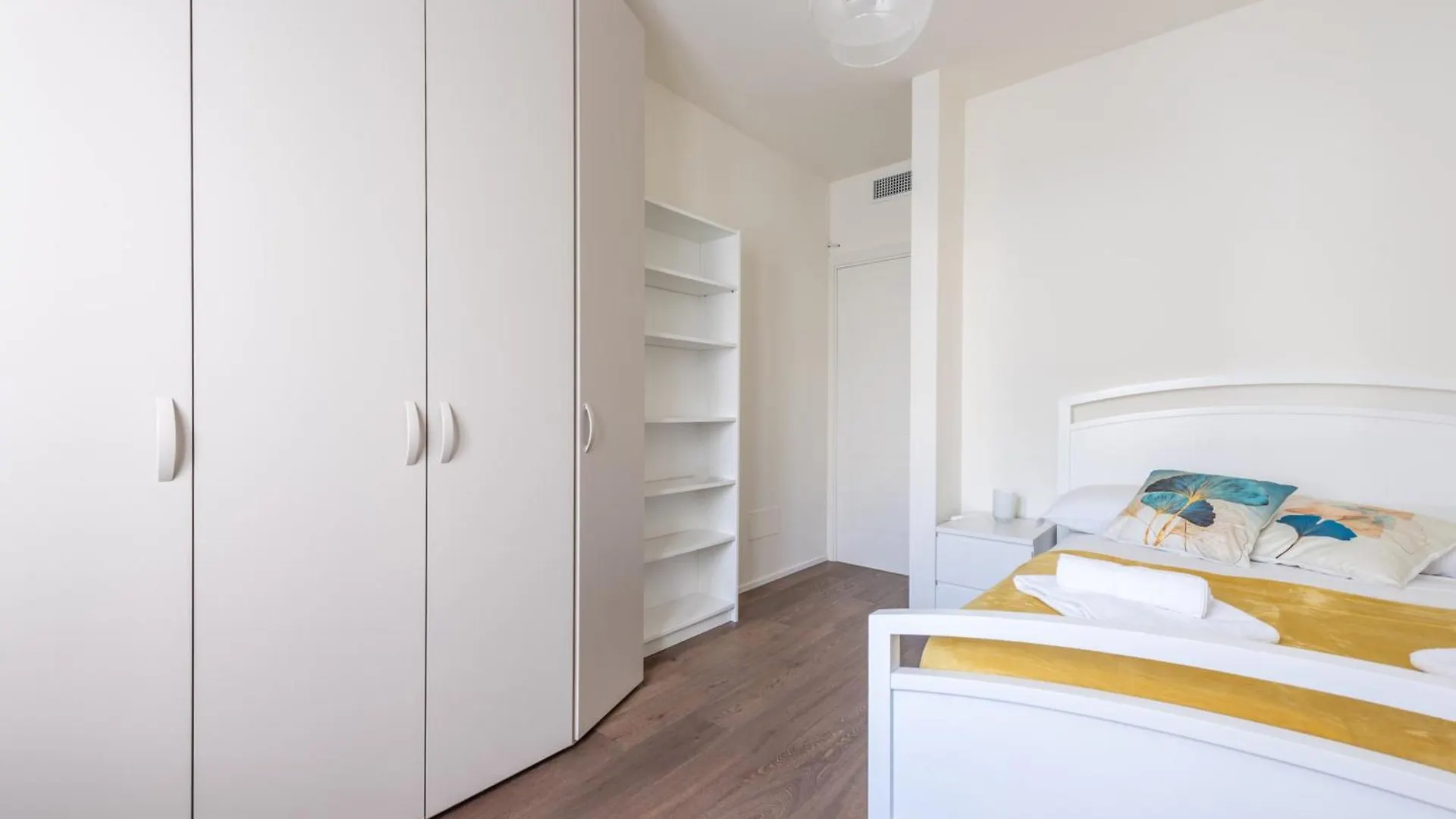 We Home - Santa Sofia House, Duomo Milan Apartment