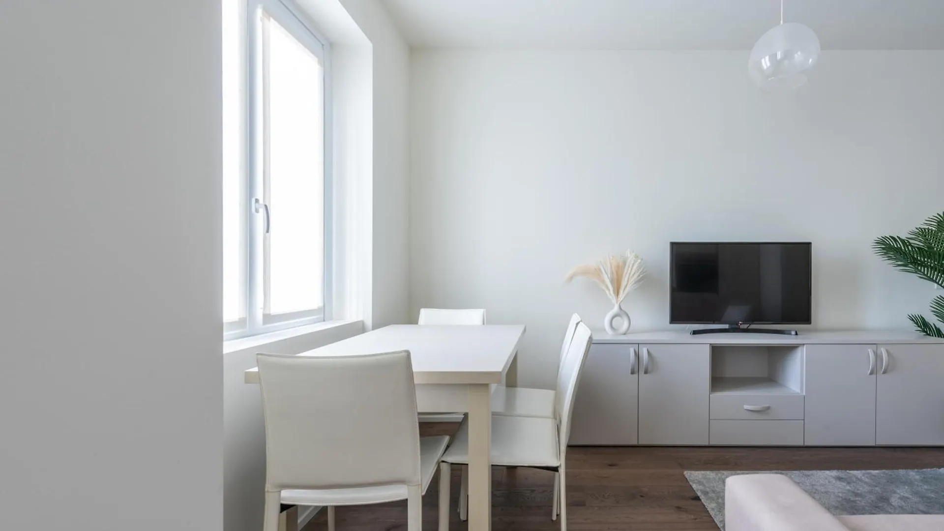 We Home - Santa Sofia House, Duomo Milan Italy